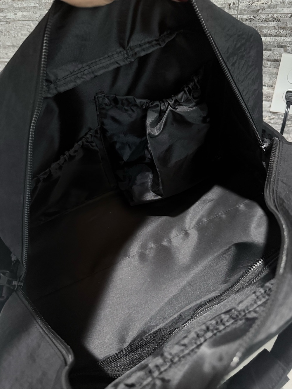 Beis duffle/backpack - Picture 5 of 8